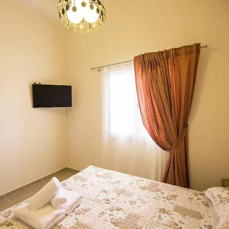 Villa Elpida At Minies Minia