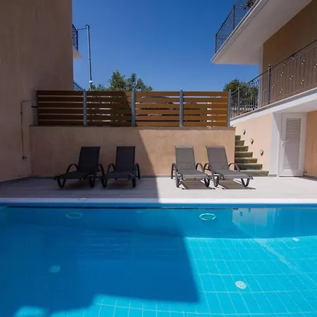 Elpida At Minies Minia