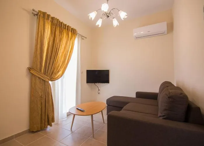 Villa Elpida At Minies