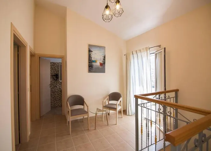 Villa Elpida At Minies *