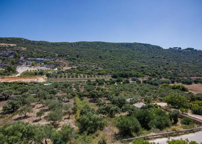 Villa Elpida At Minies