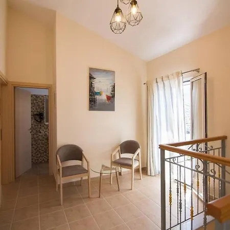 Villa Elpida At Minies *