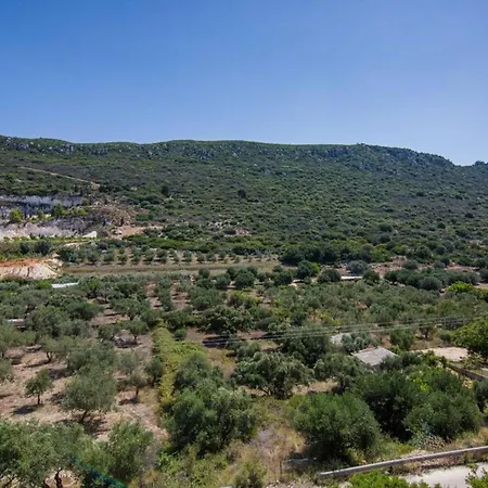 Villa Elpida At Minies