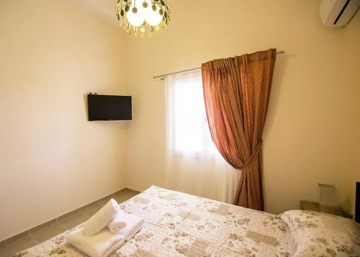 Willa Elpida At Minies Minia